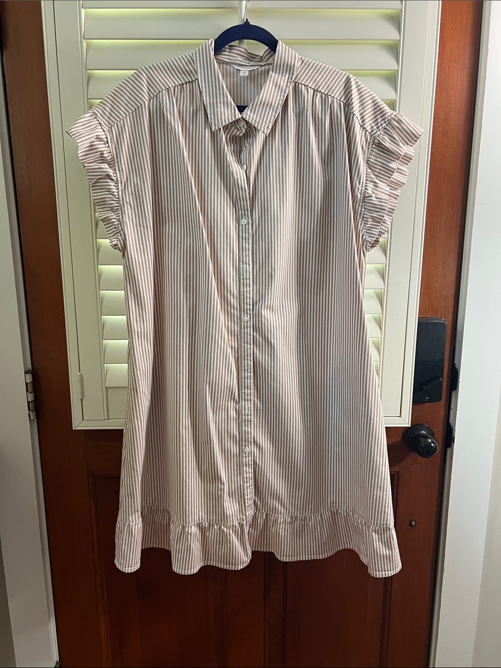 crown & ivy white and tan Striped Ruffle-Sleeve Shirt Dress